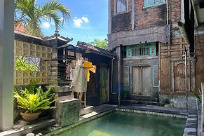 TwoSpaces Living at Bunga Desa Jimbaran