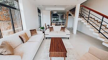 Rooftop View Apartments Rebero