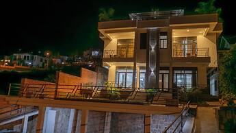 Rooftop View Apartments Rebero