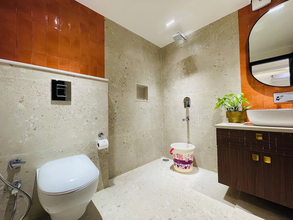 BedChambers Saket