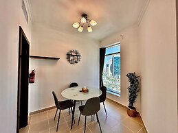 Lux BnB Burj Views