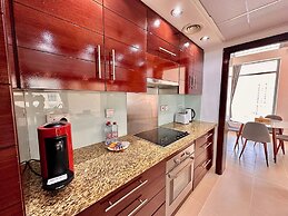 Lux BnB Burj Views