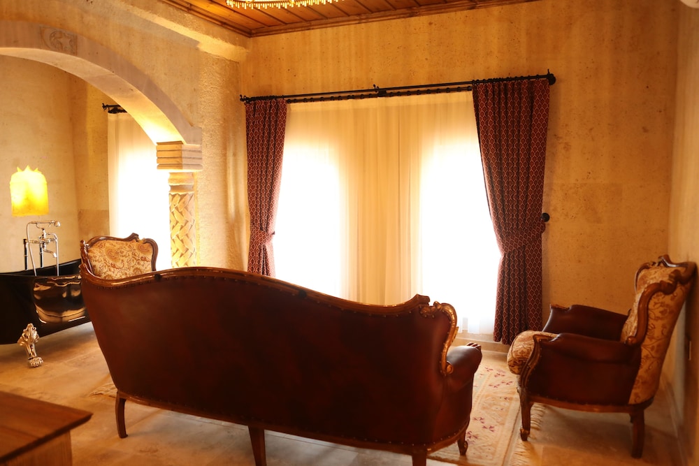 Hira Cave Hotel