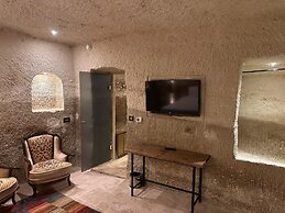 Hira Cave Hotel