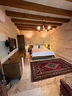 Hira Cave Hotel