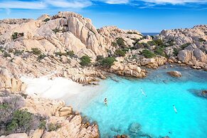 Hotel con piscina a La Maddalena