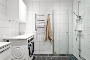 Modern Central Apartment