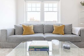Sleek Scandi-inspired 2BD Flat, Fulham