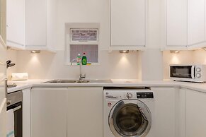 Roomy 3BD by Hampstead Heath!