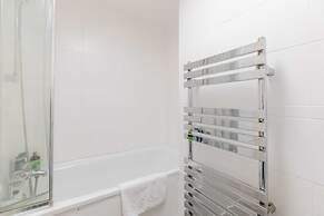 Roomy 3BD by Hampstead Heath!