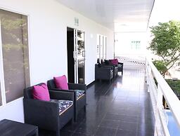 Hotel Galyrod House