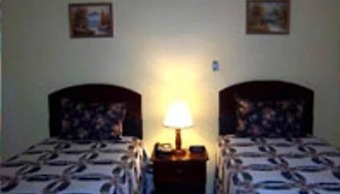 Tropical Manor Inn