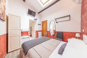 Room-small Double Room in History House