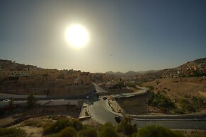 Petra Plaza Hotel