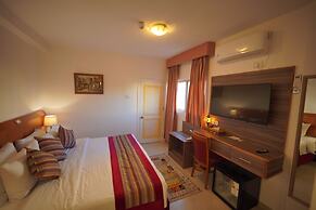 Petra Plaza Hotel