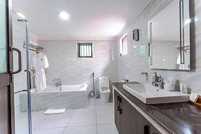 LIGHT VILLAS GIGIRI