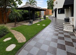 La Belva Court