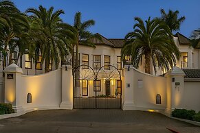 La Belva Court