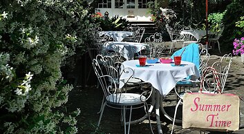 HOTEL PLAZA