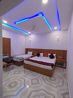 Goroomgo Nirmala Palace Ayodhya