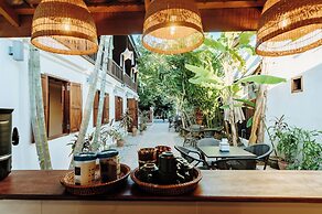 Maison Barn Laos Guesthouse