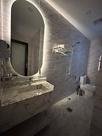 Elite House
