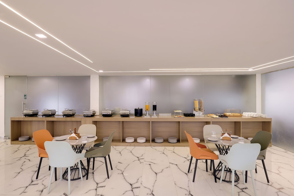 The Hoften Sukh Vasa, Sector 51 & Golf Course Ext Road