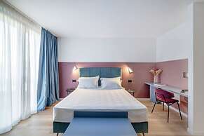 BISCARDI HOTEL