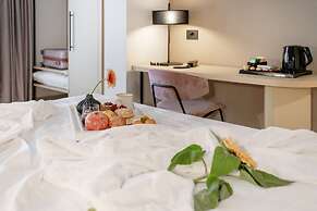 BISCARDI HOTEL
