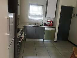 Pool-bbq-3br-2baths-parking-safe-family-friendly