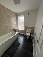 City Escape - Charming 2-bed House