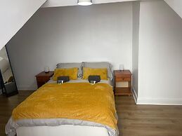 City Escape - Charming 2-bed House