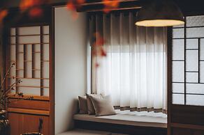 Moonlight Home Stay  For 2-12 persons