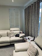 Immaculate 4-bed House in Chelmsford