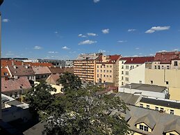 1 Bed Flat - Sleeps 4 - Pets - Smoking on Terrace
