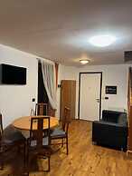 1 Bed Flat - Sleeps 4 - Pets - Smoking on Terrace