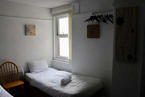 Henson Hotel