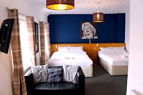 Henson Hotel
