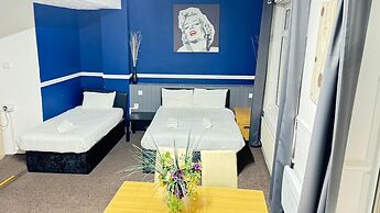Henson Hotel