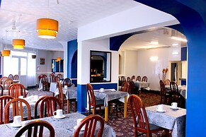 Henson Hotel