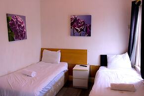 Henson Hotel