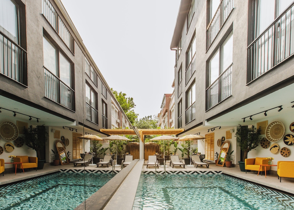Ella Suites Hotel