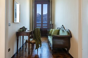 Villa Guardini with stunning lake view