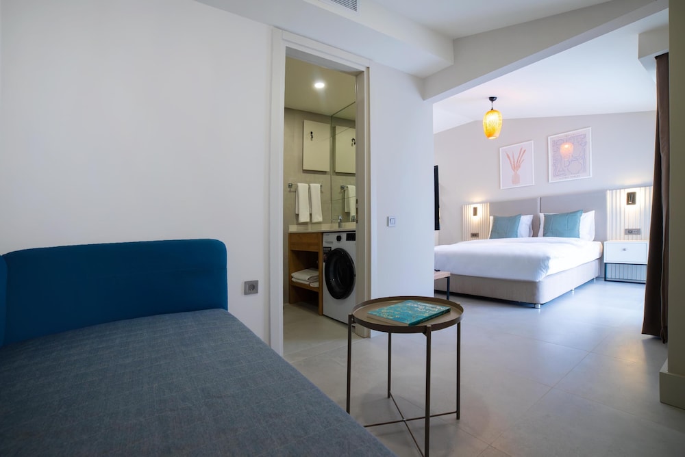Bomo Suites