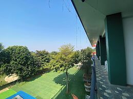King Bavi Resort