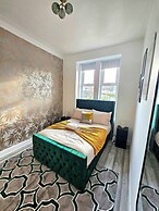 Spacious Haven with Free Parking
