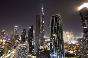 Sky High Burj Khalifa View - Dubai Mall