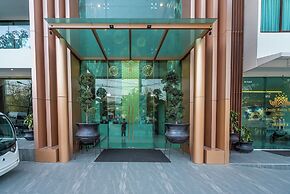 Convenient studio at Oceana by Lofty