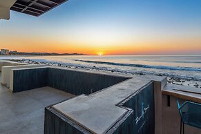 Cabo Break Hotel