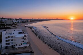 Cabo Break Hotel